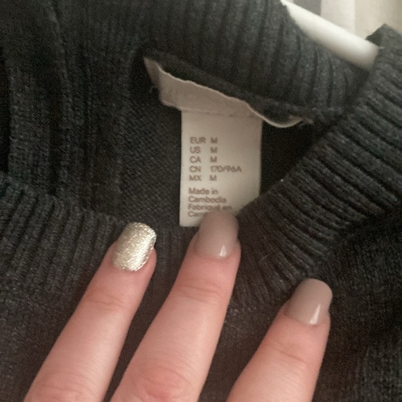 H&M WOMANS SWEATER - Picture 5 of 6